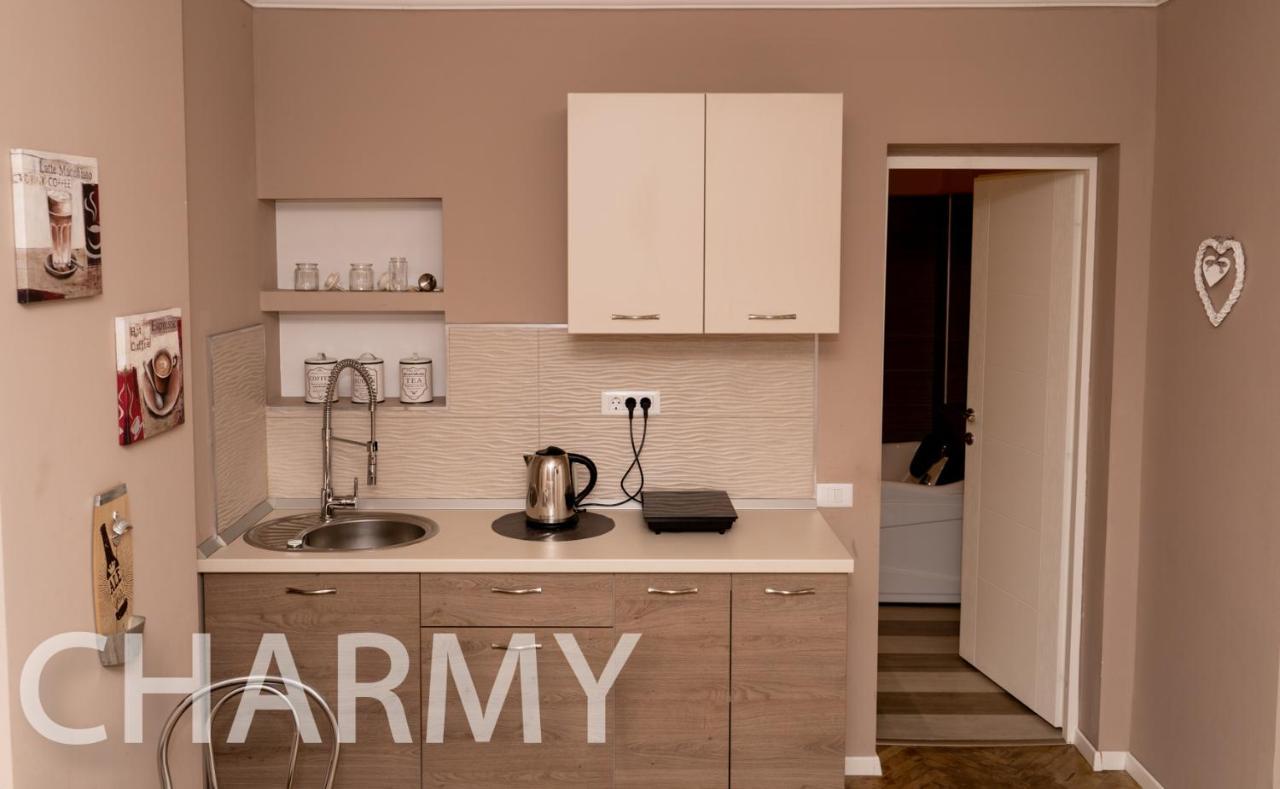Live Bucharest Apartment Bagian luar foto