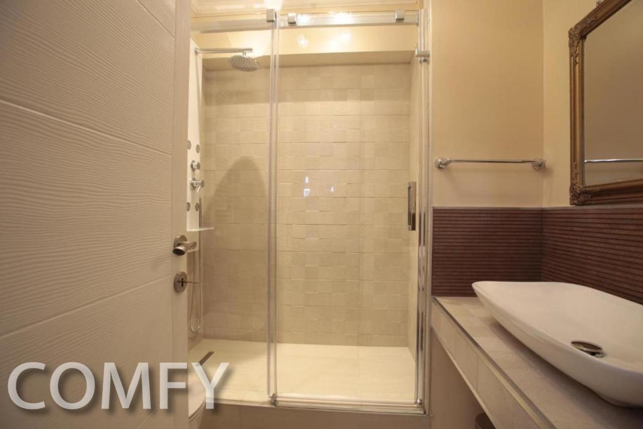 Live Bucharest Apartment Bagian luar foto