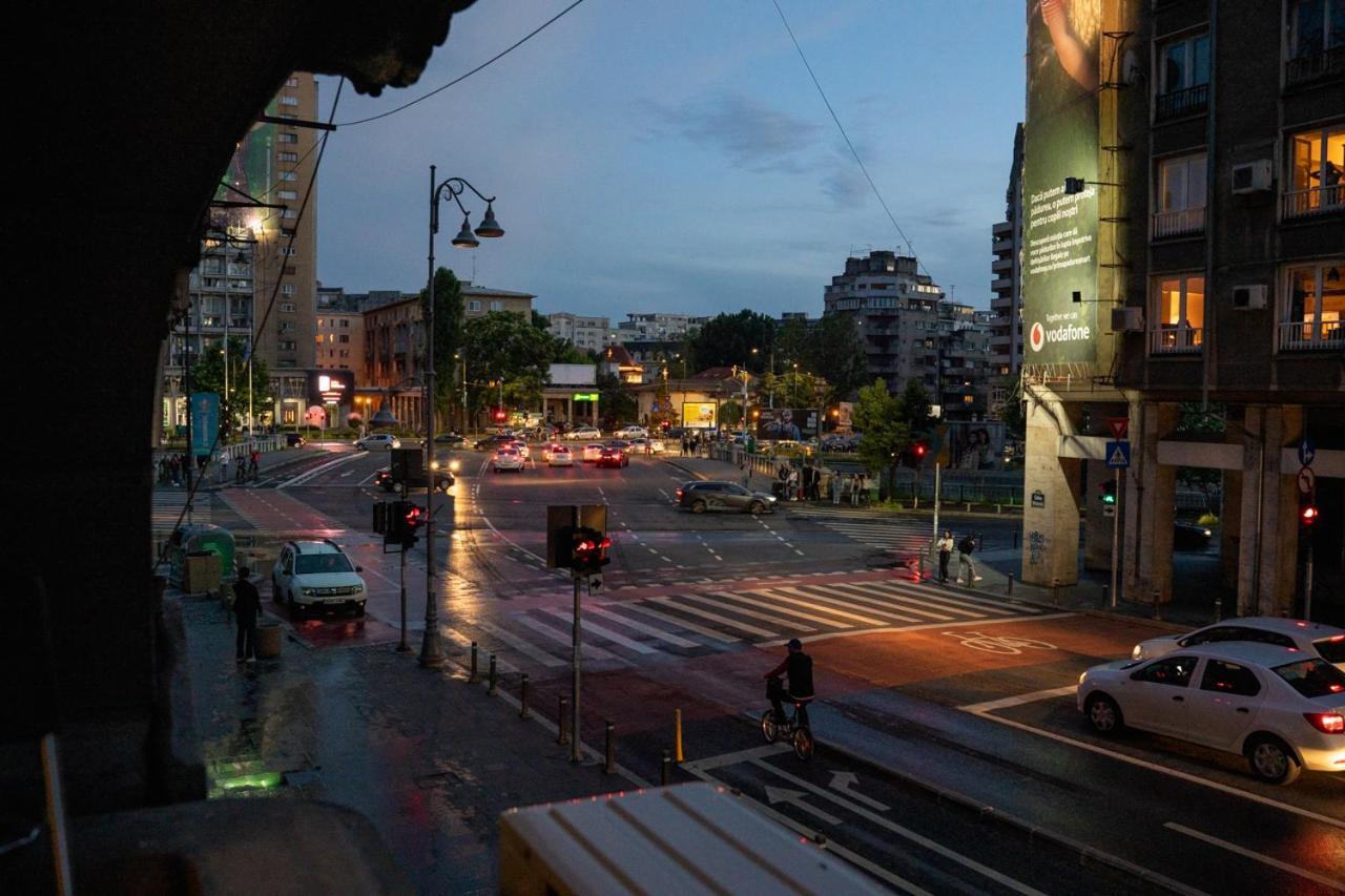 Live Bucharest Apartment Bagian luar foto